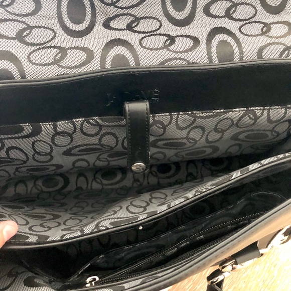 Designer Travel Bag by Jadavé - Picture 10 of 15